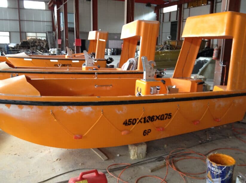 6 persons rescue boat and single arm davit_outboard CCS